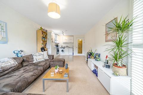 2 bedroom flat for sale, Petergate, Battersea