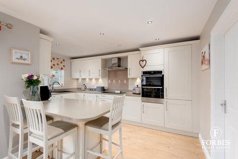 8 Forsythia Drive, Clayton Le Woods, Chorley, PR6 7DF