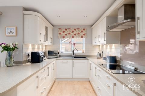 8 Forsythia Drive, Clayton Le Woods, Chorley, PR6 7DF