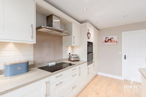 8 Forsythia Drive, Clayton Le Woods, Chorley, PR6 7DF