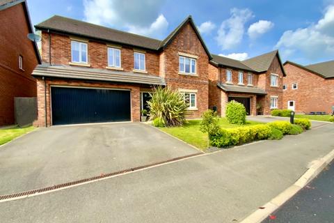 5 bedroom detached house for sale, Buttercup Drive, Daventry, Northamptonshire, NN11 4F