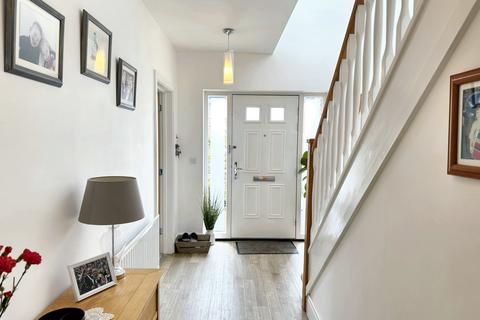 10 Buttercup Drive, Daventry, NN11 4FW