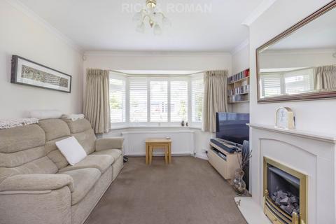 3 Humphrey Close, Fetcham, Leatherhead, KT22 9PZ