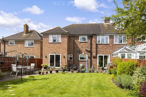 3 Humphrey Close, Fetcham, Leatherhead, KT22 9PZ