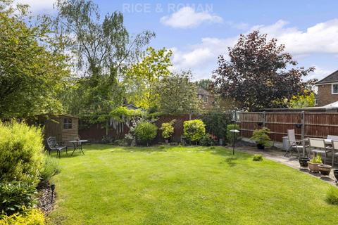 3 Humphrey Close, Fetcham, Leatherhead, KT22 9PZ