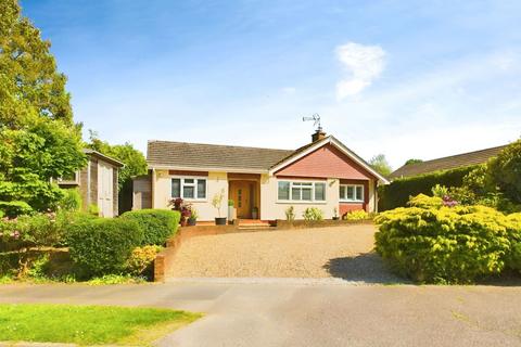 4 bedroom detached bungalow for sale, Lime Kiln Road, Horsham RH13