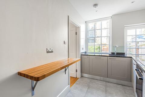3 bedroom terraced house to rent, Denny Crescent, London, SE11