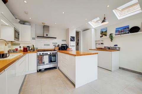 5 bedroom terraced house for sale, Landcroft Road, London, SE22