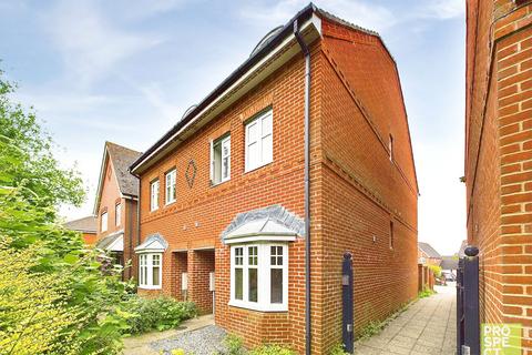 4 bedroom semi-detached house for sale, Skylark Way, Shinfield, Reading, Berkshire, RG2