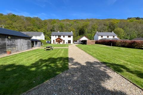 4 bedroom detached house for sale, Heol Y Commins, Aberaeron, SA46