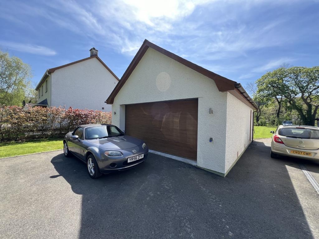 Detached Double Garage