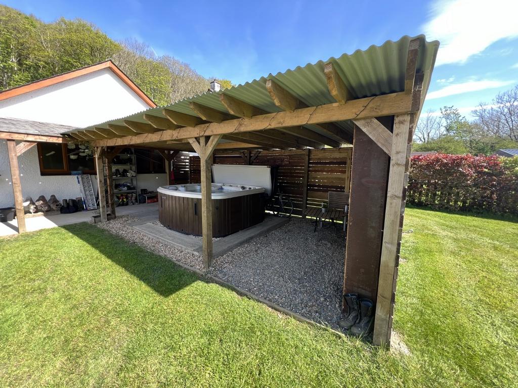 Sheltered Hot Tub area