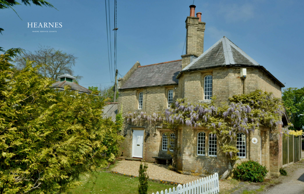 Oakley Lane, Wimborne, BH21 1SF 2 bed cottage for sale £395,000