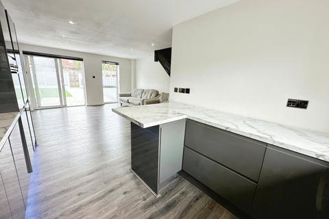 3 bedroom terraced house for sale, Thornley Lane North, Stockport, Tameside, SK5