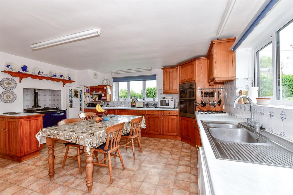 Kitchen/ Breakfast Room