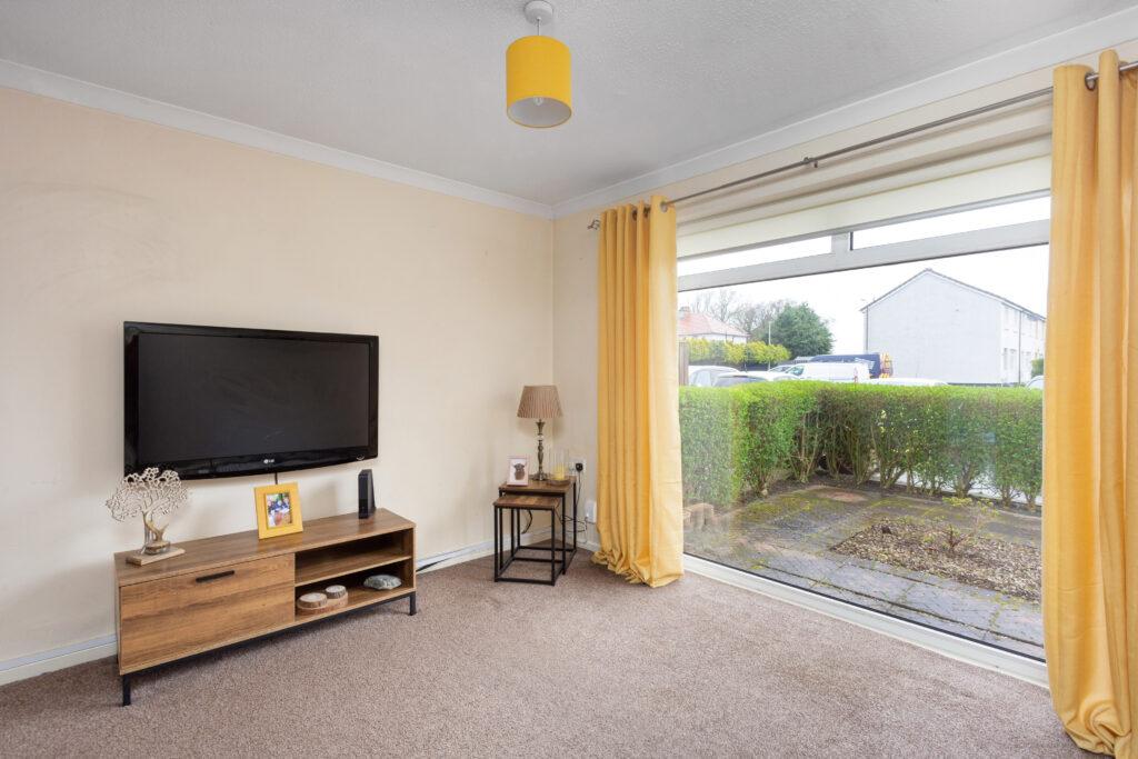 Balmoral Place, Stenhousemuir, FK5 3 bed end of terrace house £155,000