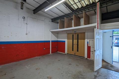 Property to rent, Unit 11 :: Crown Industrial