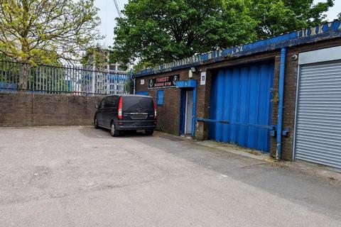 Property to rent, Unit 11 :: Crown Industrial