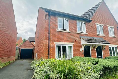 3 bedroom semi-detached house to rent, Ash Way, Didcot