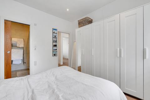 3 bedroom apartment to rent, Upper Street, London, N1
