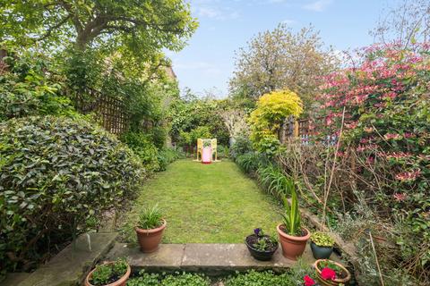 3 Wellesley Avenue, London, W6 0UP