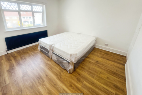 30 Newlands Close, Southall, UB2 5TN