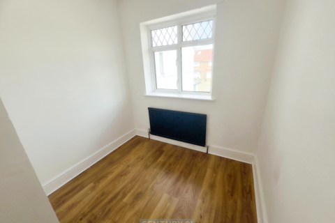 30 Newlands Close, Southall, UB2 5TN