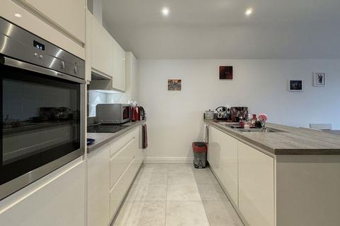 2 bedroom penthouse for sale, Christchurch, Christchurch BH23
