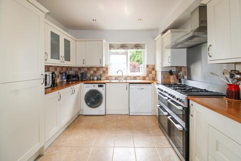 3 bedroom end of terrace house for sale, Closeworth Road,  Farnborough , GU14