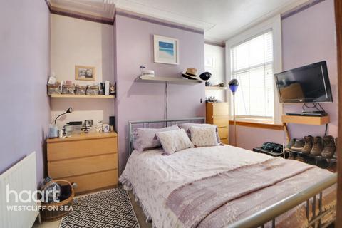 1 bedroom flat for sale, Beedell Avenue, Westcliff-On-Sea