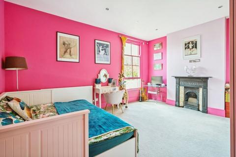 11 Nower Hill, Pinner, HA5 5QR