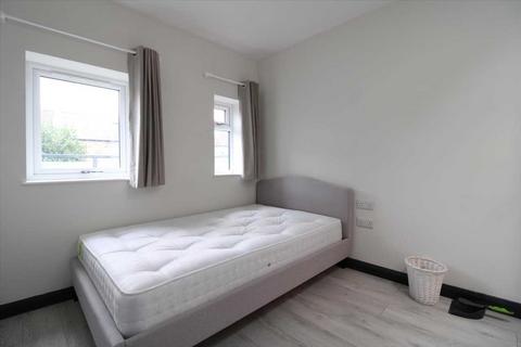 3 bedroom apartment to rent, Eliza Mews, 212 Tooting High Street, London