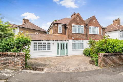 25 Woodside Avenue, Chislehurst, BR7 6BX