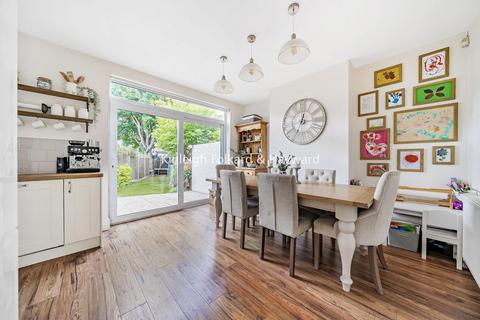 25 Woodside Avenue, Chislehurst, BR7 6BX