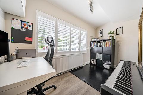 25 Woodside Avenue, Chislehurst, BR7 6BX