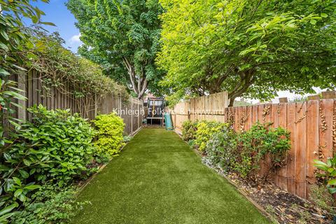25 Woodside Avenue, Chislehurst, BR7 6BX