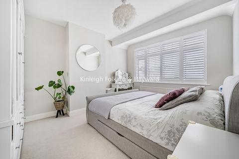 25 Woodside Avenue, Chislehurst, BR7 6BX