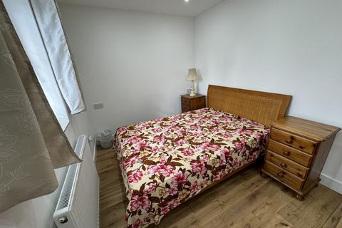 Studio to rent, Cains Lane, FELTHAM, Greater London, TW14