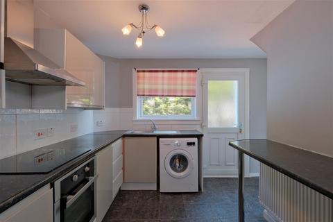 3 bedroom terraced house to rent, Dykehead Road, Airdrie