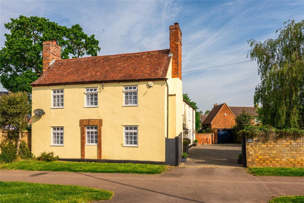 Ampthill Road, Shefford... 4 bed detached house for sale £1,000,000