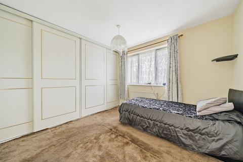 34 Applewood Drive, Gonerby Hill Foot, Grantham, NG31 8QN