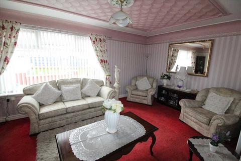 4 bedroom terraced house for sale, Cawthorne Avenue, Kirkby