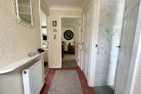 2 bedroom bungalow for sale, Trentham Drive, Bridlington, East Yorkshire, YO16