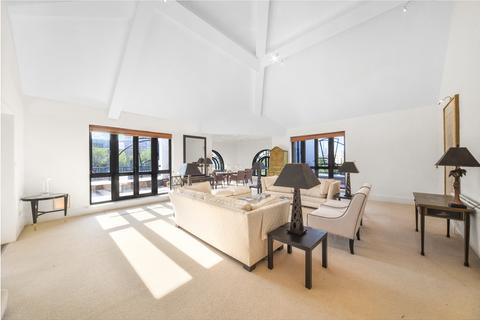 16 Telfords Yard, London, E1W 2BQ
