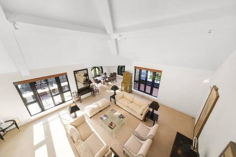 16 Telfords Yard, London, E1W 2BQ