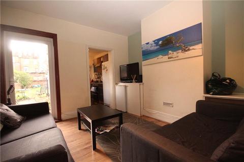 1 bedroom in a house share to rent, Guildford Park Road, Guildford, Surrey, GU2