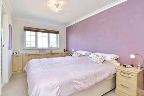 4 bedroom bungalow to rent, Burlington Close , , Orpington