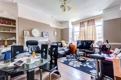 2 bedroom flat for sale, Salisbury Road, Worthing, West Sussex, BN11