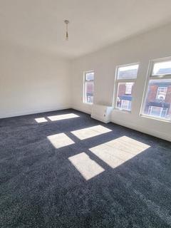 1 bedroom flat to rent, Top Flat @ 37 Samuel Street, Crewe, CW1