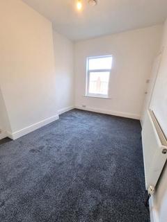 1 bedroom flat to rent, Top Flat @ 37 Samuel Street, Crewe, CW1